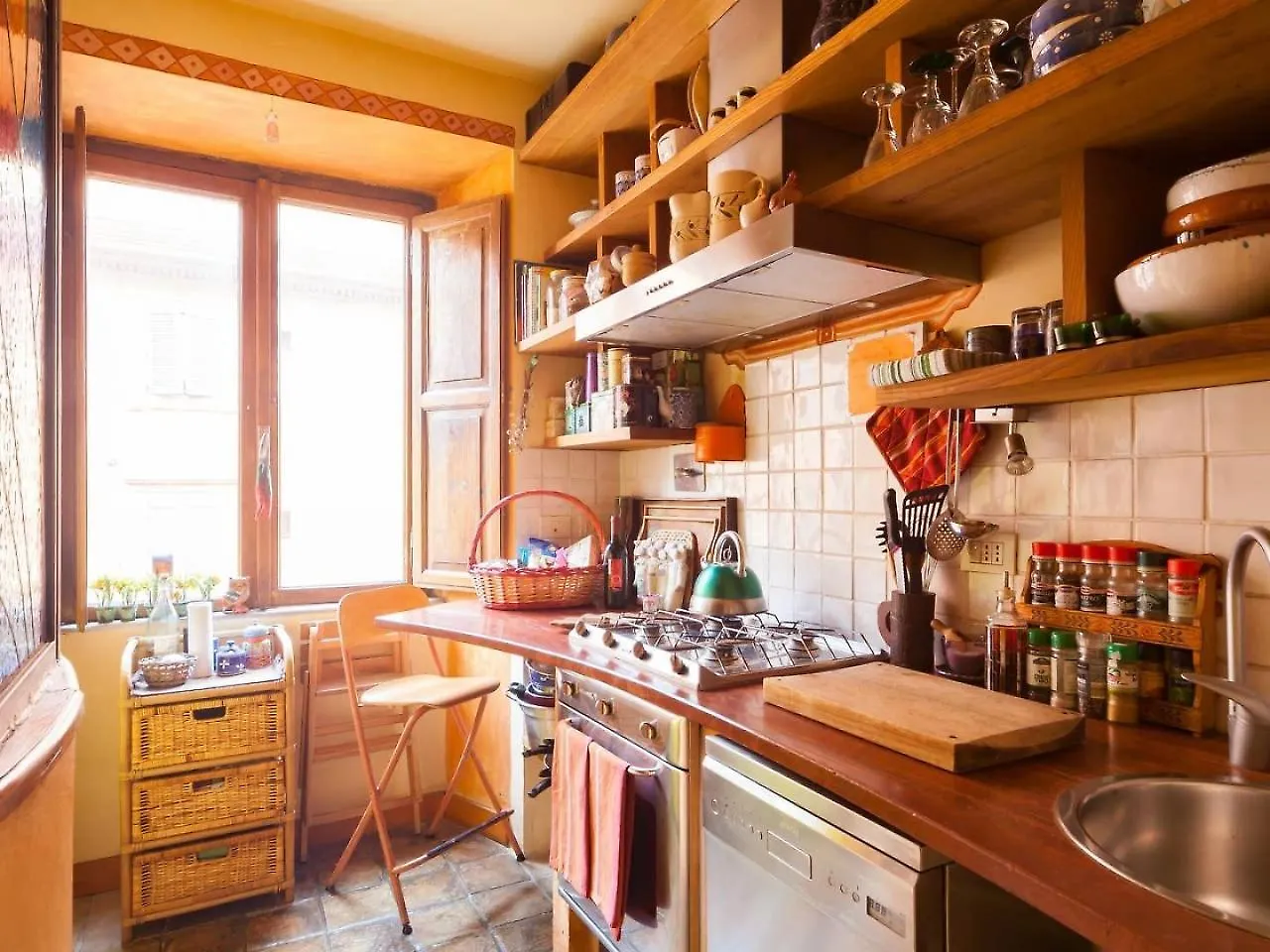 Charming Colosseum Apartment Rome Italy